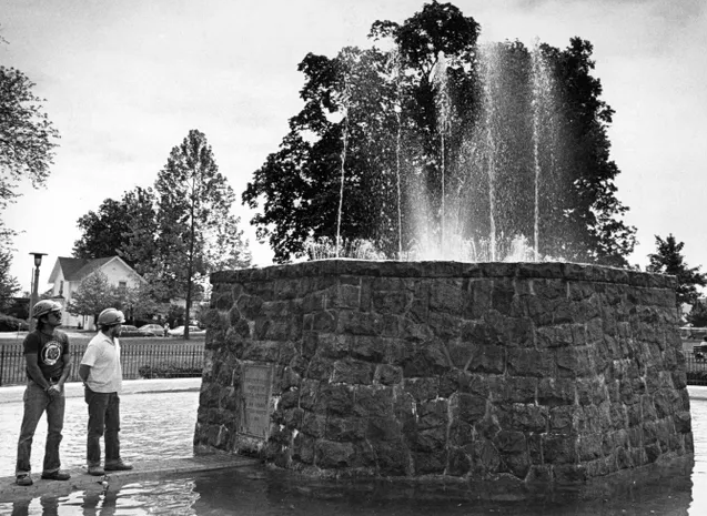 photo of Reutter park fountain in 1989